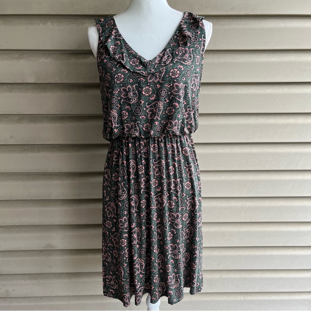 •LOFT• Sage Green Floral/Paisley Double V-Neck Dress - Size Medium